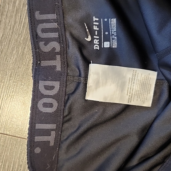 Nike Dri Fit Shorts - Picture 3 of 7